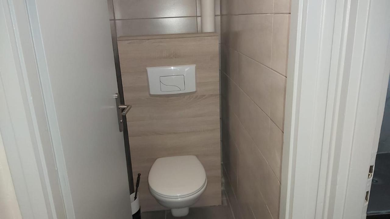 F3 Appartement 2 Chambre Un Salon Avec Wifi Saint-Jean-de-la-Ruelle Exterior foto